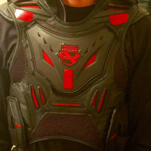 STRYKER MOTORCYCLE VEST - Picture 1 of 4